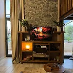 Victoria Tiny Stone House 롯지 폰타 두 파르구