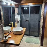 Lodge Victoria Tiny Stone House *
