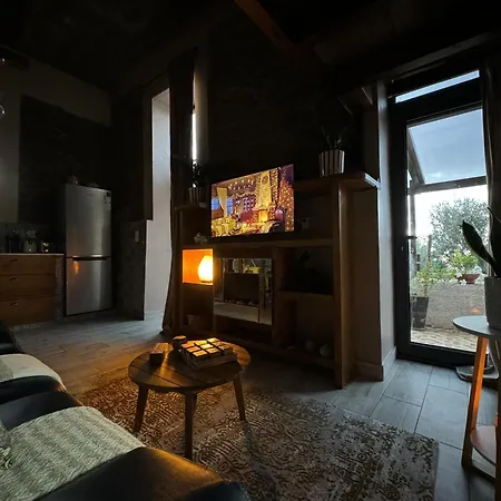 Hytte Victoria Tiny Stone House