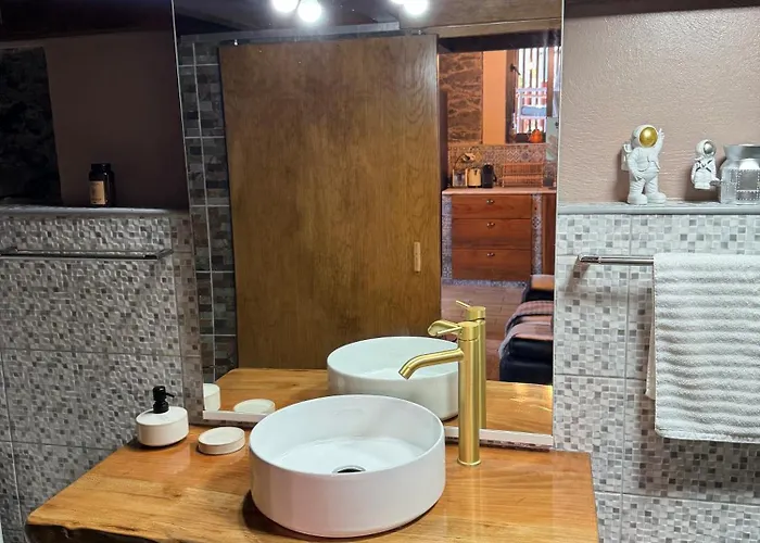 Victoria Tiny Stone House *