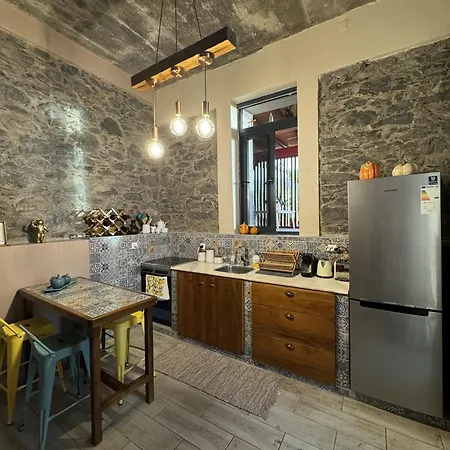 Victoria Tiny Stone House *