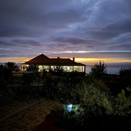 Victoria Tiny Stone House * Ponta do Pargo