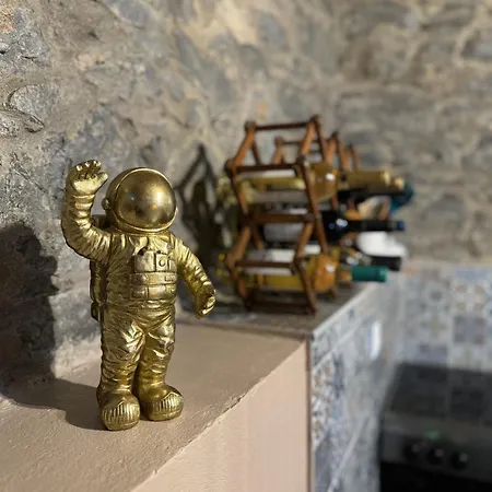 Victoria Tiny Stone House *