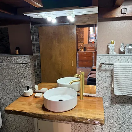 Victoria Tiny Stone House *