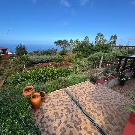 Victoria Tiny Stone House Jaktstuga