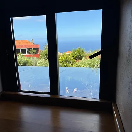 Victoria Tiny Stone House * Ponta do Pargo