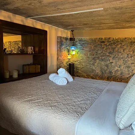 Victoria Tiny Stone House *