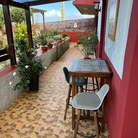 Victoria Tiny Stone House Lodge