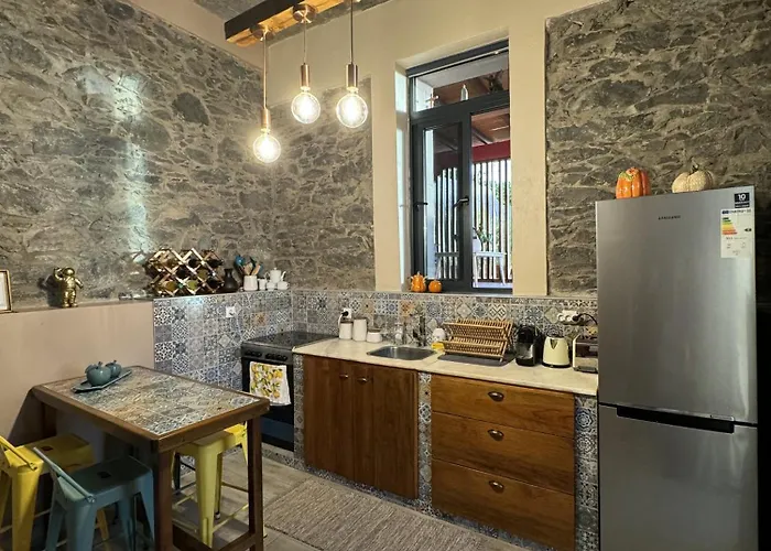 Victoria Tiny Stone House *