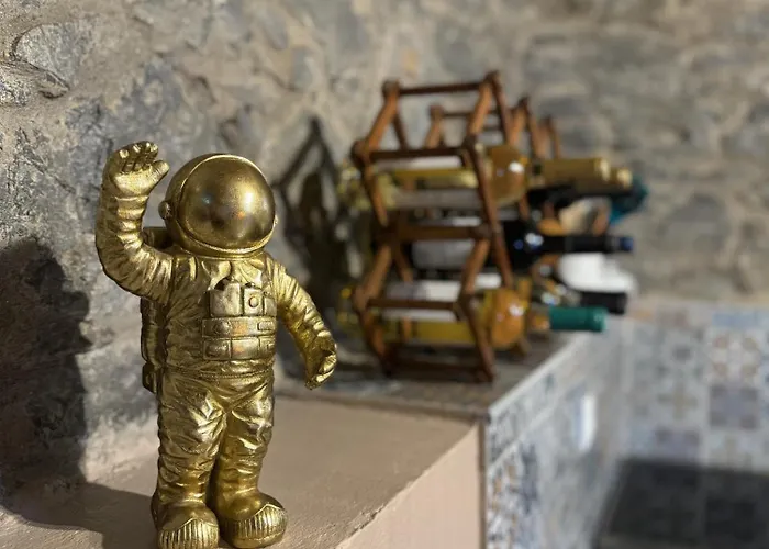 Victoria Tiny Stone House *