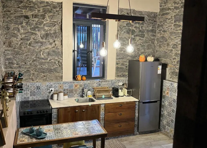 Victoria Tiny Stone House 蓬塔杜帕戈