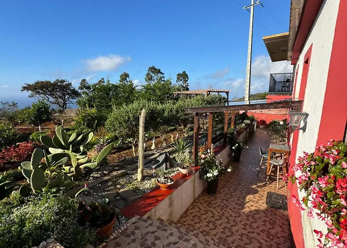 Victoria Tiny Stone House *