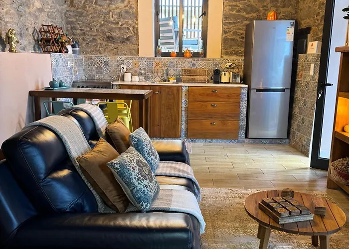 山林小屋 Victoria Tiny Stone House