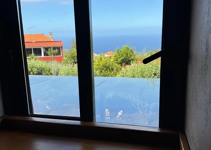 Victoria Tiny Stone House * Ponta do Pargo