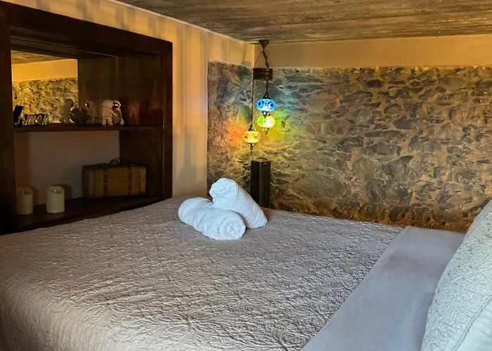 Victoria Tiny Stone House *