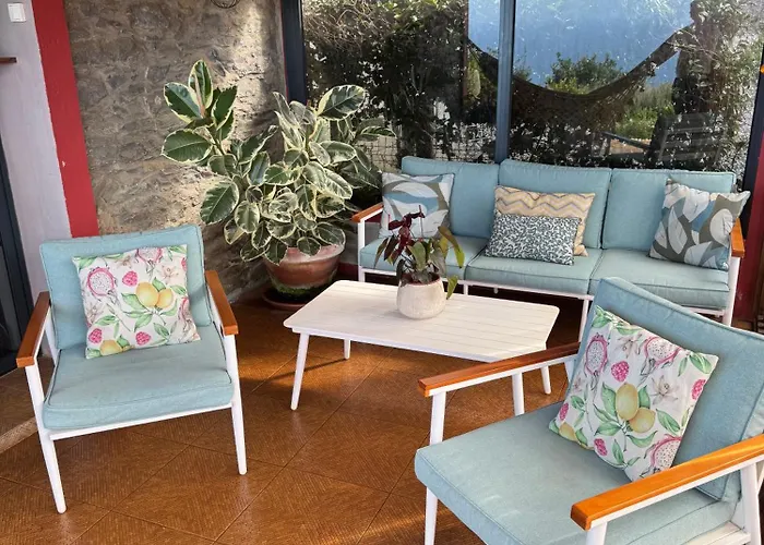 Lodge Victoria Tiny Stone House