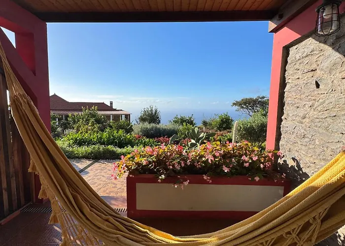 Victoria Tiny Stone House *